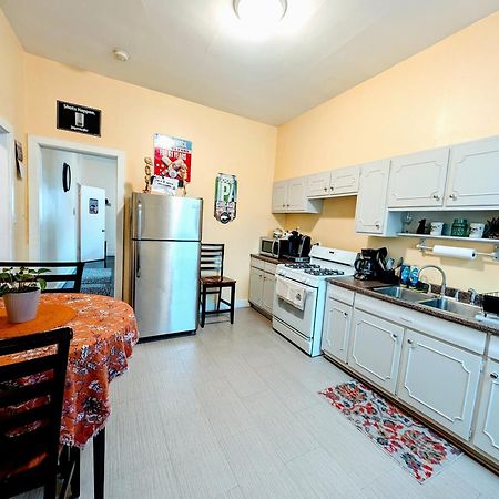 The Avondale Guesthouse Чикаго Екстериор снимка